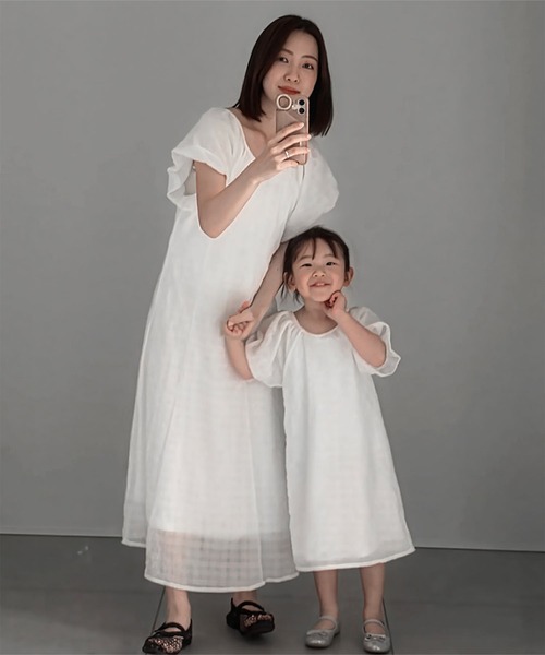 KOBE LETTUCE（コウベレタス）の「[ yuiさんコラボ ]前後2wayパフスリーブワンピース（ワンピース・レディース・ホワイト系/ブラック系・PM/M）」の6枚目の写真