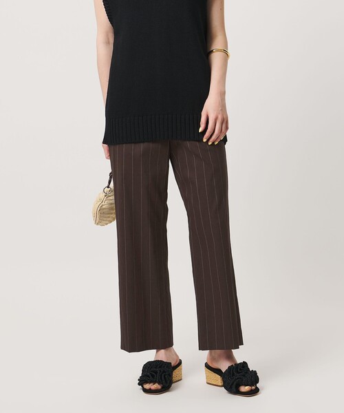 UNITED ARROWS(ユナイテッドアローズ)の「NALYA クロップドパンツ(スラックス・レディース・ブラック/ダークブラウン/ダークグレー・34/38/36/40)」の9枚目の写真