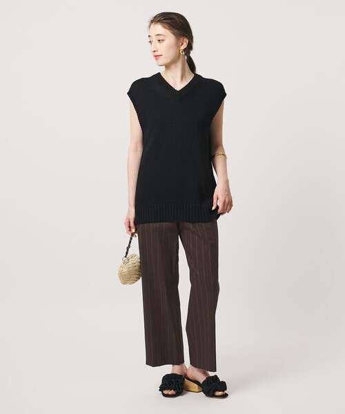UNITED ARROWS(ユナイテッドアローズ)の「NALYA クロップドパンツ(スラックス・レディース・ブラック/ダークブラウン/ダークグレー・34/38/36/40)」の10枚目の写真