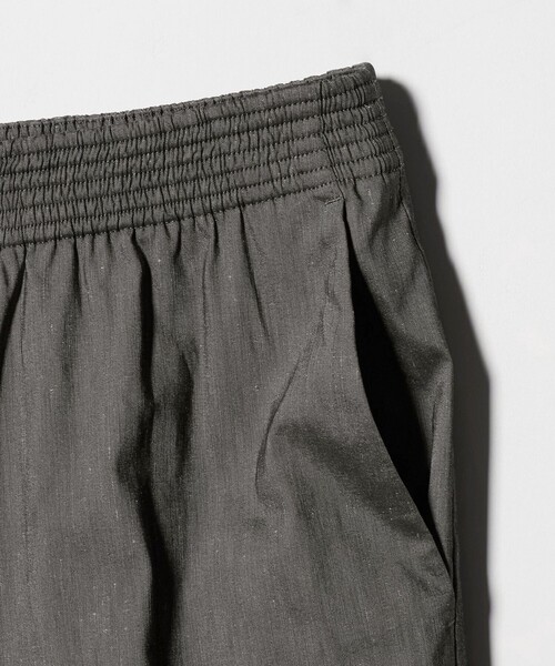 UNITED ARROWS(ユナイテッドアローズ)の「NALYA クロップドパンツ(スラックス・レディース・ブラック/ダークブラウン/ダークグレー・34/38/36/40)」の17枚目の写真