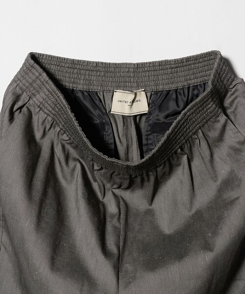UNITED ARROWS(ユナイテッドアローズ)の「NALYA クロップドパンツ(スラックス・レディース・ブラック/ダークブラウン/ダークグレー・34/38/36/40)」の19枚目の写真