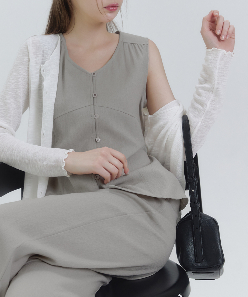 MICANE(ミケーネ)の「ヌオーリネンスリーブレスブラウス-パンツセットアップ(シャツ/ブラウス・レディース・ブラック/ダークベージュ・X-LARGE/SMALL/MEDIUM/LARGE)」の4枚目の写真