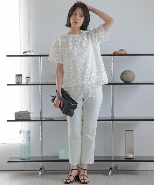 組曲 L(クミキョク オオキイサイズ)の「フラワーレースブラウス(Tシャツ/カットソー・レディース・ブラック系/アイボリー系/ライトグリーン系・5/6/7)」の12枚目の写真