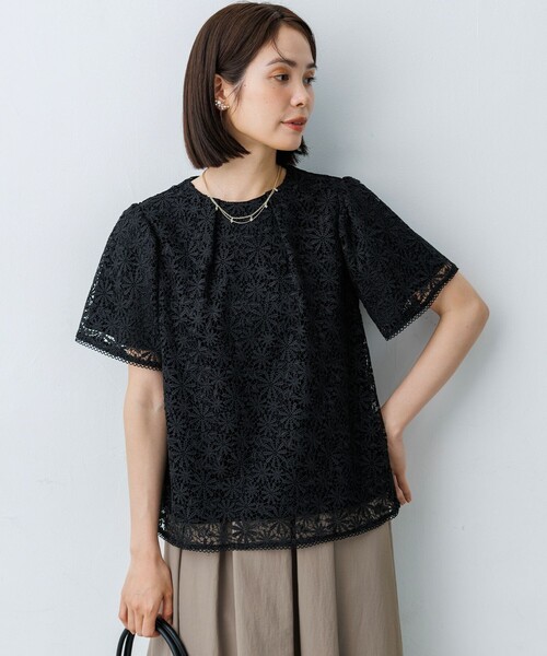 組曲 L(クミキョク オオキイサイズ)の「フラワーレースブラウス(Tシャツ/カットソー・レディース・ブラック系/アイボリー系/ライトグリーン系・5/6/7)」の14枚目の写真