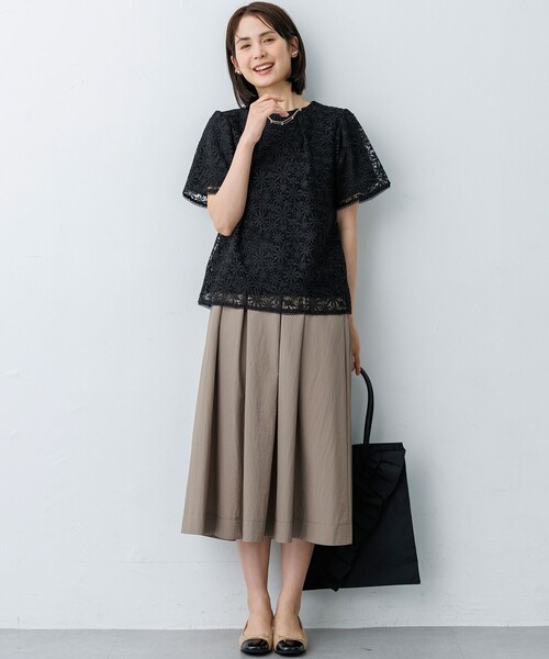 組曲 L(クミキョク オオキイサイズ)の「フラワーレースブラウス(Tシャツ/カットソー・レディース・ブラック系/アイボリー系/ライトグリーン系・5/6/7)」の18枚目の写真