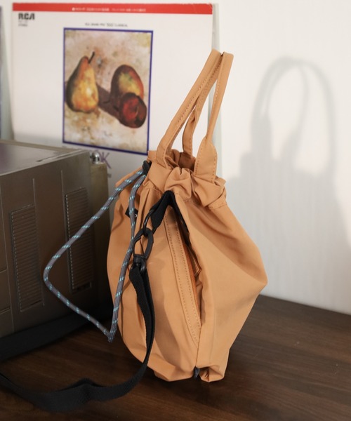 ROOTOTE（ルートート）の「ROOTOTE 巾着型2WAYトート（トートバッグ・メンズ・タン/ベージュ/ブルー・FREE）」の10枚目の写真
