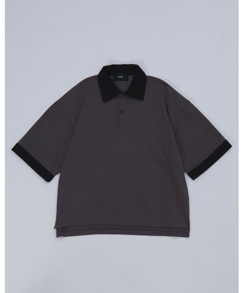 DOOPZ(ドープス)の「Oversized Knit Collar Polo - オーバーサイズドニットカラーポロシャツ(ポロシャツ・メンズ・ブラック/グレイッシュベージュ・LARGE/MEDIUM/SMALL)」の2枚目の写真
