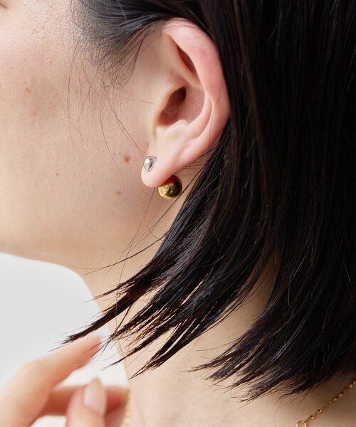 ear PAPILLONNER(イアパピヨネ)の「《金属アレルギー対応/ステンレス》ダブルボールピアス(ピアス(両耳用)・レディース・ゴールド・FREE)」の5枚目の写真