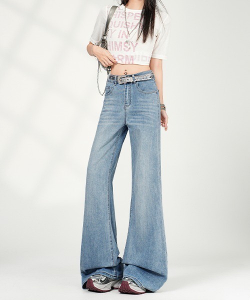 AMAJI(アマジ)の「テンセル ハイウエスト 接触冷感 フレアデニムパンツ(デニムパンツ・レディース・ライトブルー・SMALL/MEDIUM/LARGE/X-LARGE)」の3枚目の写真