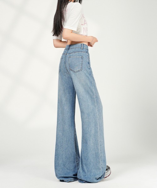 AMAJI(アマジ)の「テンセル ハイウエスト 接触冷感 フレアデニムパンツ(デニムパンツ・レディース・ライトブルー・SMALL/MEDIUM/LARGE/X-LARGE)」の4枚目の写真