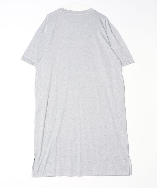 LETee(レティー)の「1枚で抜け感たっぷり!ロゴプリントが映えるリラックスTシャツワンピース(ワンピース・レディース・ホワイト/ブラック/グレー・FREE)」の10枚目の写真