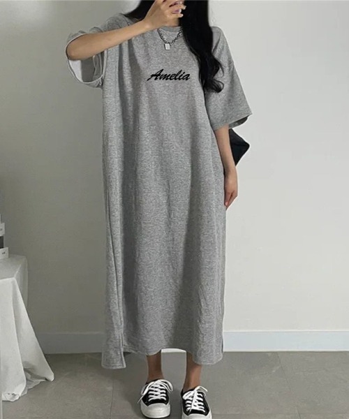 LETee(レティー)の「1枚で抜け感たっぷり!ロゴプリントが映えるリラックスTシャツワンピース(ワンピース・レディース・ホワイト/ブラック/グレー・FREE)」の3枚目の写真