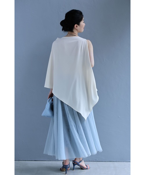 cawaii(カワイイ)の「揺らめくドレープのアシンメトリーブラウストップス(シャツ/ブラウス・レディース・ブラック/ライトベージュ・FREE)」の9枚目の写真