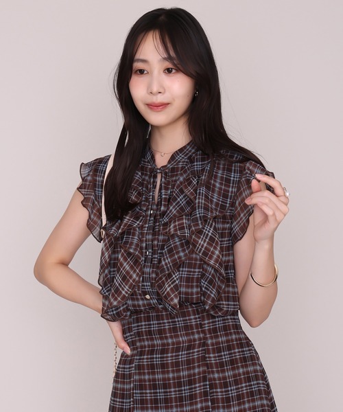 MISCH MASCH(ミッシュマッシュ)の「2026秋冬新作 チェックアソートレイヤードフリルブラウス(シャツ/ブラウス・レディース・ブラウン/ブラック/ブラック×ホワイト・フリ-)」の19枚目の写真