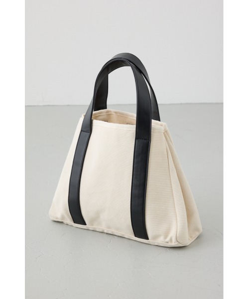 AZUL by moussy(アズールバイマウジー)の「台形トートバッグ【着用画像あり】(トートバッグ・メンズ・ホワイト/ブラック・FREE)」の8枚目の写真