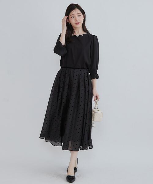 couture brooch（クチュールブローチ）の「【顔まわり華やぐ・UVカット】スカラ刺繍トップス（Tシャツ/カットソー・レディース・ボルドー/ブラック/グレー・40/38/36/42）」の16枚目の写真