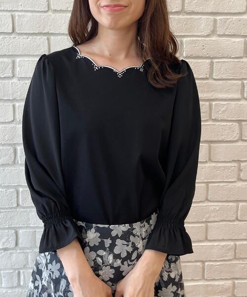 couture brooch（クチュールブローチ）の「【顔まわり華やぐ・UVカット】スカラ刺繍トップス（Tシャツ/カットソー・レディース・ボルドー/ブラック/グレー・40/38/36/42）」の22枚目の写真