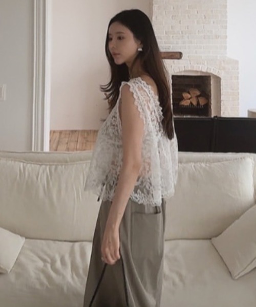 FAVORITO(ファヴォリート)の「Vネックレーストップス(その他トップス・レディース・ホワイト/ブラック・F)」の11枚目の写真