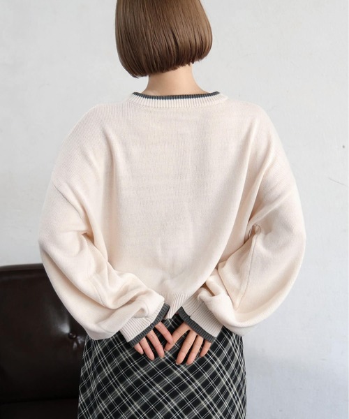 tiptop(ティップトップ)の「フェザーロゴ配色クルーカーディガン(カーディガン/ボレロ・レディース・アイボリー/チャコールグレー/ブラウン/ボルドー・FREE)」の9枚目の写真