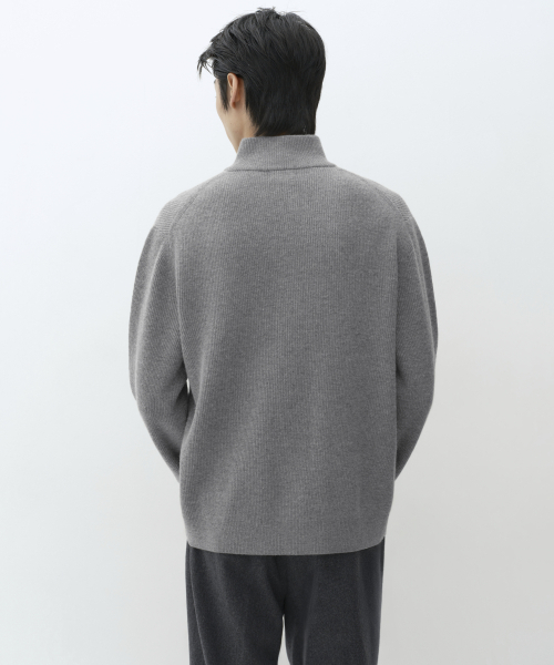 MUSINSA STANDARD（ムシンサスタンダード）の「[ビクトリアウール] ミニマルリブクォーターハウスセーター [メランジライトグレー]（ニット/セーター・メンズ・その他・MEDIUM/LARGE/X-LARGE/2XL）」の5枚目の写真