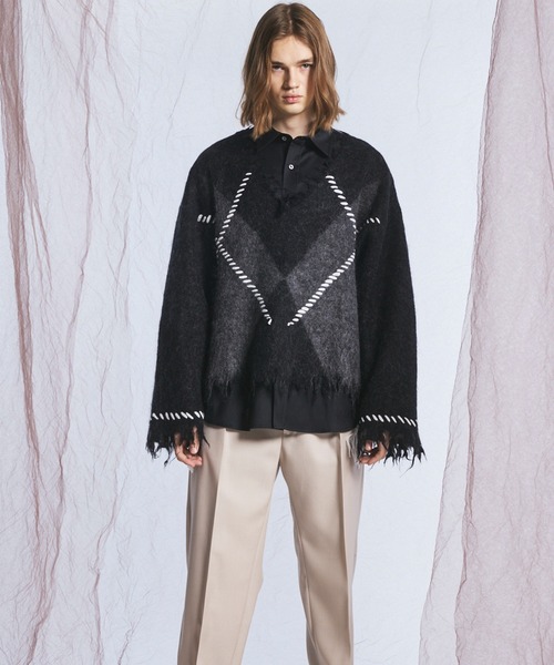 MAISON SPECIAL(メゾンスペシャル)の「《UNISEX》デストロイダメージアーガイルプライムオーバーモヘヤシャギーVネックニットセーター/Distressed Damaged Argyle Prime-Over Mohair Shaggy V-neck Knit Sweater【MAISON SPECIAL/メゾンスペシャル】(ニット/セーター・メンズ・パープル/ブラック・0/2/1)」の7枚目の写真