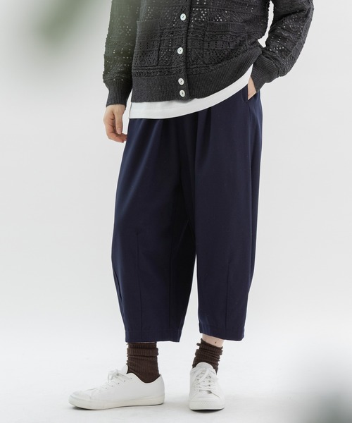 nop de nod(ノップドゥノッド)の「Pommeギャバ裾ダーツ9分パンツ(その他パンツ・レディース・ブラック/ネイビー/ダークグレー・3)」の8枚目の写真