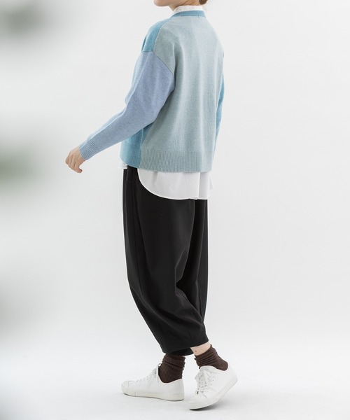 nop de nod(ノップドゥノッド)の「Pommeギャバ裾ダーツ9分パンツ(その他パンツ・レディース・ブラック/ネイビー/ダークグレー・3)」の4枚目の写真