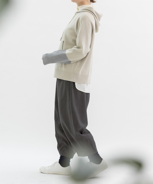nop de nod(ノップドゥノッド)の「Pommeギャバ裾ダーツ9分パンツ(その他パンツ・レディース・ブラック/ネイビー/ダークグレー・3)」の20枚目の写真