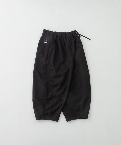 nop de nod(ノップドゥノッド)の「Pommeギャバ裾ダーツ9分パンツ(その他パンツ・レディース・ブラック/ネイビー/ダークグレー・3)」の13枚目の写真