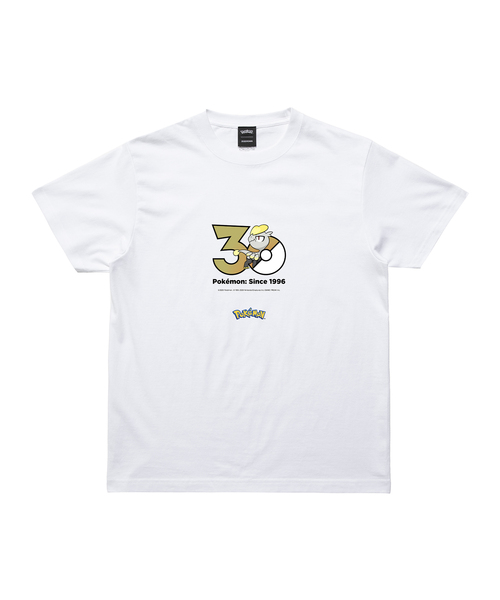 ZOZOSPOT(ゾゾスポット)の「Pokemon 30th Anniversary 1025 T-shirt 「ジャラコ」(Tシャツ/カットソー・レディース・ホワイト・SMALL/MEDIUM/LARGE/X-LARGE/XX-LARGE/XXX-LARGE/100cm/110cm/120cm/130cm/140cm/150cm/160cm)」の1枚目の写真