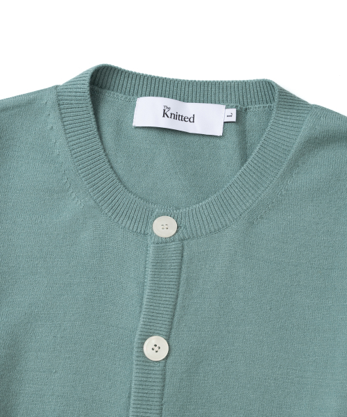 KNITTED(ニッティド)の「ベーシックエッセンシャルクロップラウンドカーディガン ダスティグリーン(カーディガン/ボレロ・メンズ・その他・M/L/XL)」の3枚目の写真