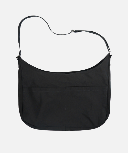 FRIZMWORKS(フリズムワークス)の「HERITAGE HUNTING CROSS BAG _ BLACK(メッセンジャーバッグ・レディース・その他・ONE SIZE)」の2枚目の写真