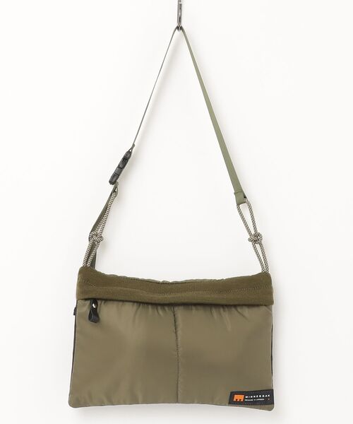 SHIPS（シップス）の「Minnessak:MED.CORD CROSS（トートバッグ・メンズ・ブラック/オリーブ・ONE SIZE）」の2枚目の写真