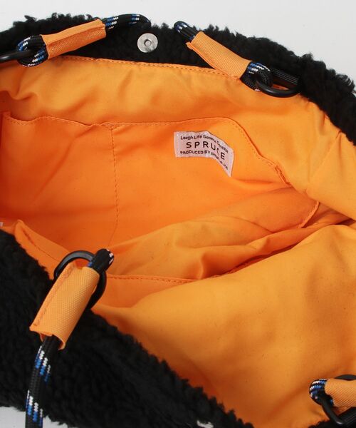 SPRUCE（スプルース）の「EM : 【SPRUCE】｜ボアコード2WAYトート（ショルダーバッグ・レディース・ブラック/ブラウン/ベージュ/グレー・FREE）」の7枚目の写真