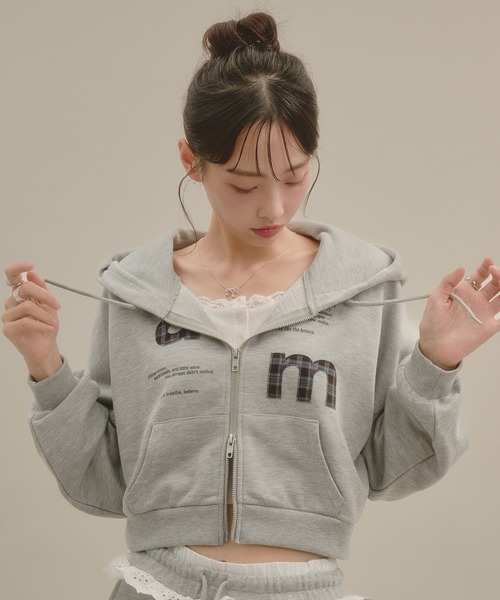 apres jour mignon(アプレジュールミニョン)の「アップリケパーカー(パーカー・レディース・杢グレー/ブラック/グレー・SMALL/LARGE)」の18枚目の写真