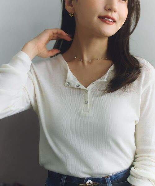 COHINA(コヒナ)の「コットンシルクヘンリーネックトップス 【低身長・小柄女性】(Tシャツ/カットソー・レディース・ブラック/レッド/オフホワイト・ONE SIZE)」の12枚目の写真