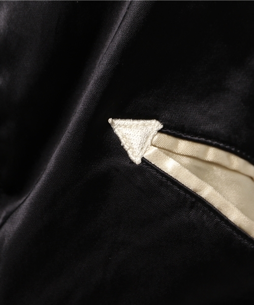 HYSTERIC GLAMOUR（ヒステリックグラマー）の「CR/WHAT’S BEHIND THE MASK刺繍 スカジャン（ブルゾン・レディース・カーキ/ネイビー/ブラック・SMALL/MEDIUM）」の14枚目の写真