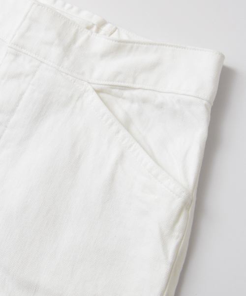 URBAN RESEARCH(アーバンリサーチ)の「UR 後ろレースupワイドデニムパンツ(デニムパンツ・レディース・オフホワイト・38/36)」の8枚目の写真