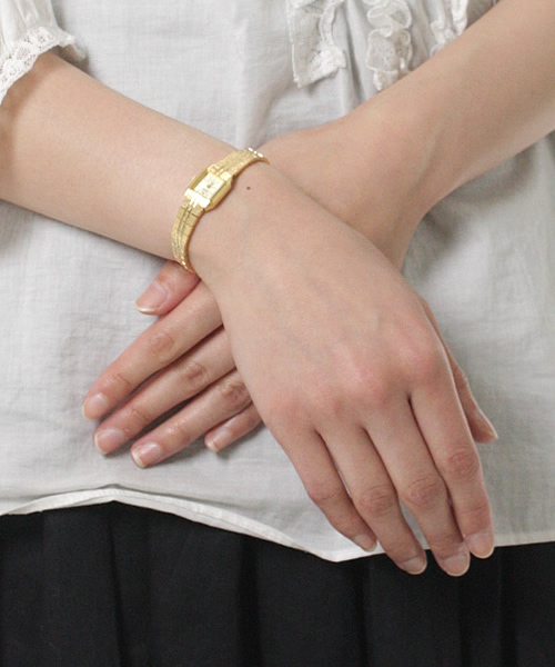 AMERICAN RAG CIE（アメリカンラグシー）の「CITIZEN(シチズン)時計　BRI-EH3322-51P（アナログ腕時計・レディース・ゴールド・ﾌﾘ-）」の4枚目の写真