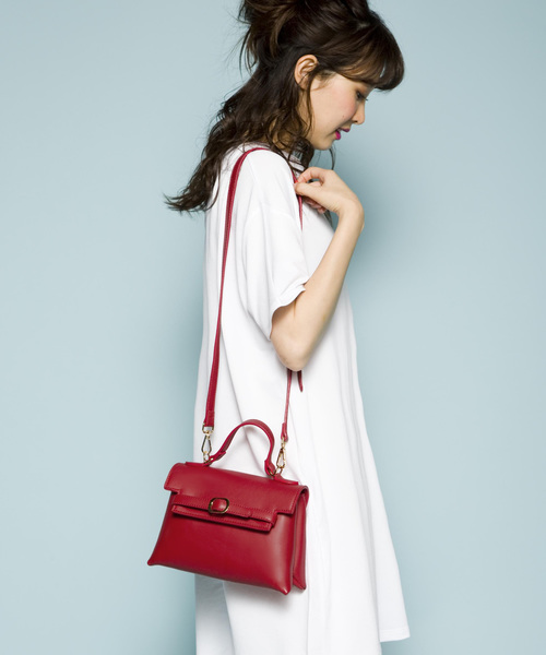 PLAIN CLOTHING（プレーンクロージング）の「フロントベルトハンドバッグ/ショルダーバッグ【PLAIN CLOTHING】（ショルダーバッグ・レディース・ベージュ/レッド/キャメル/グレー/ブラック・FREE）」の5枚目の写真