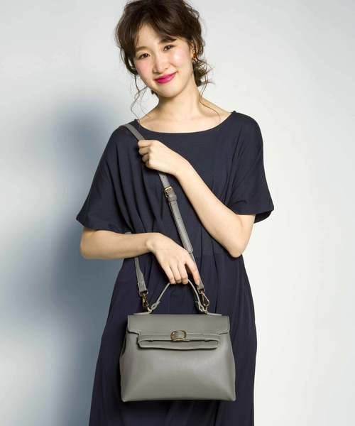 PLAIN CLOTHING（プレーンクロージング）の「フロントベルトハンドバッグ/ショルダーバッグ【PLAIN CLOTHING】（ショルダーバッグ・レディース・ベージュ/レッド/キャメル/グレー/ブラック・FREE）」の16枚目の写真