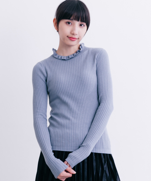 MERLOT（メルロー）の「フリルネックリブニットプルオーバー1101（ニット/セーター・レディース・ライトグレー/マスタード/パープル/アイボリー/ブルー/ブラック・FREE）」の5枚目の写真