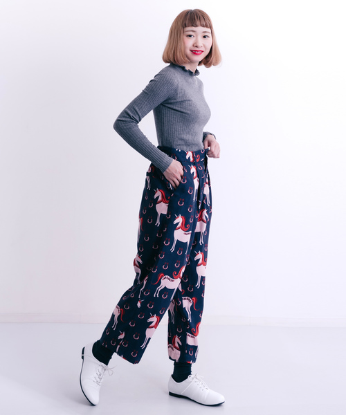 MERLOT（メルロー）の「フリルネックリブニットプルオーバー1101（ニット/セーター・レディース・ライトグレー/マスタード/パープル/アイボリー/ブルー/ブラック・FREE）」の10枚目の写真