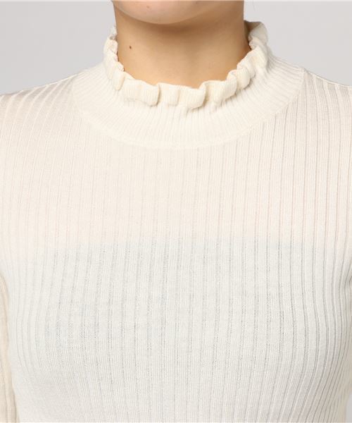 MERLOT（メルロー）の「フリルネックリブニットプルオーバー1101（ニット/セーター・レディース・ライトグレー/マスタード/パープル/アイボリー/ブルー/ブラック・FREE）」の7枚目の写真