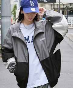 USED】Y2K adidas ナイロン トラックジャケット(ナイロンジャケット USED】Y2K adidas ナイロン トラックジャケット(ナイロンジャケット
