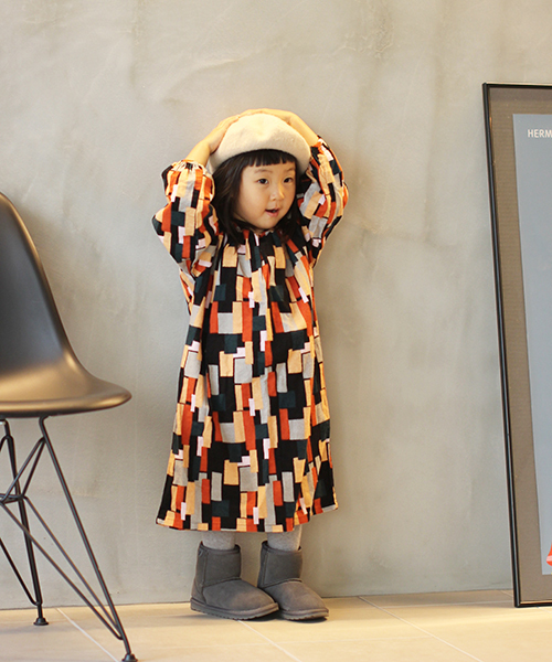 EMU Australia（エミューオーストラリア）の「Wallaby Mini（ブーツ・キッズ・チャコールグレー/ブラウン/ブラック/カーキブラウン/フューシャピンク/ネイビー/プラム/ピンク・10/11/13/2/1/12/9/3/8/4）」の11枚目の写真