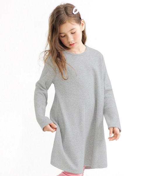 Bee des Bee（ビーデスビー）の「【裏起毛】無地フレアワンピース（ワンピース・キッズ・ラベンダー/ブラック/グレー/ベージュ/グリーン/カーキブラウン/チャコール/ピンク系その他/ピンク/イエロー/ホワイト/ブルー/パープル系その他2/パープル系その他/ネイビー/アッシュグレー/ブルー系/グリーン系/杢グレー/モカ/ピンク系/ブルー系1/ピンク系その他2/ライトパープル・110cm/130cm/120cm/90cm/100cm/140cm/150cm）」の5枚目の写真