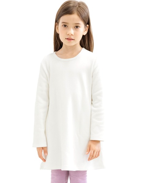 Bee des Bee（ビーデスビー）の「【裏起毛】無地フレアワンピース（ワンピース・キッズ・ラベンダー/ブラック/グレー/ベージュ/グリーン/カーキブラウン/チャコール/ピンク系その他/ピンク/イエロー/ホワイト/ブルー/パープル系その他2/パープル系その他/ネイビー/アッシュグレー/ブルー系/グリーン系/杢グレー/モカ/ピンク系/ブルー系1/ピンク系その他2/ライトパープル・110cm/130cm/120cm/90cm/100cm/140cm/150cm）」の2枚目の写真