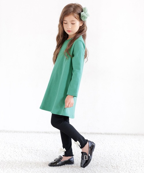 Bee des Bee（ビーデスビー）の「【裏起毛】無地フレアワンピース（ワンピース・キッズ・ラベンダー/ブラック/グレー/ベージュ/グリーン/カーキブラウン/チャコール/ピンク系その他/ピンク/イエロー/ホワイト/ブルー/パープル系その他2/パープル系その他/ネイビー/アッシュグレー/ブルー系/グリーン系/杢グレー/モカ/ピンク系/ブルー系1/ピンク系その他2/ライトパープル・110cm/130cm/120cm/90cm/100cm/140cm/150cm）」の10枚目の写真