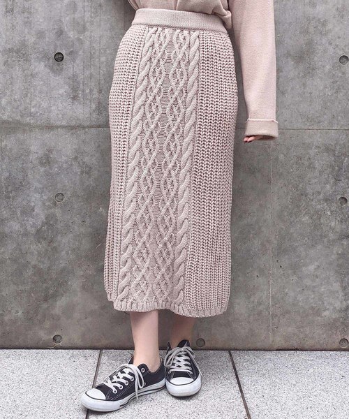 one after another NICE CLAUP（ワンアフターアナザーナイスクラップ）の「ケーブル編みニットスカート（スカート・レディース・アイボリー/グレー/ベージュ/ピンク系その他・FREE）」の3枚目の写真